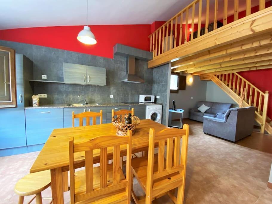 סן לורנצו דה מורוניס La Vall Apartaments Duplex מראה חיצוני תמונה